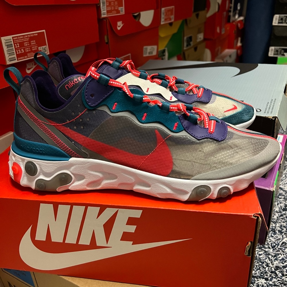 NIKE REACT ELEMENT 87